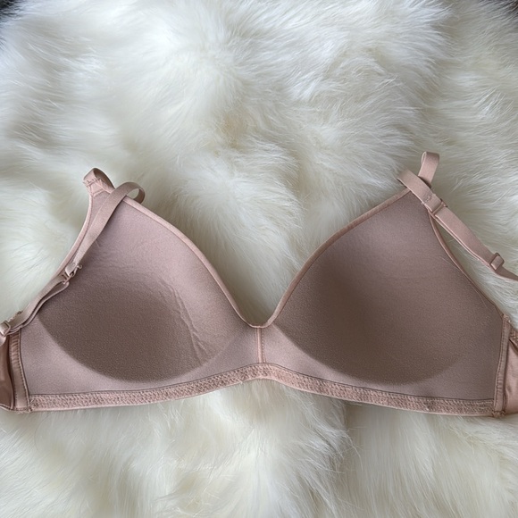 SKIMS wireless form t-shirt demi bra - Picture 3 of 4